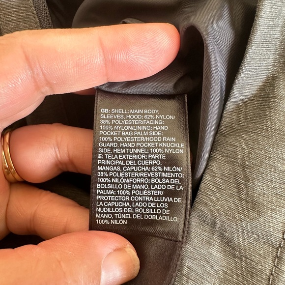 Used Men’s North Face Jacket - Picture 12 of 13